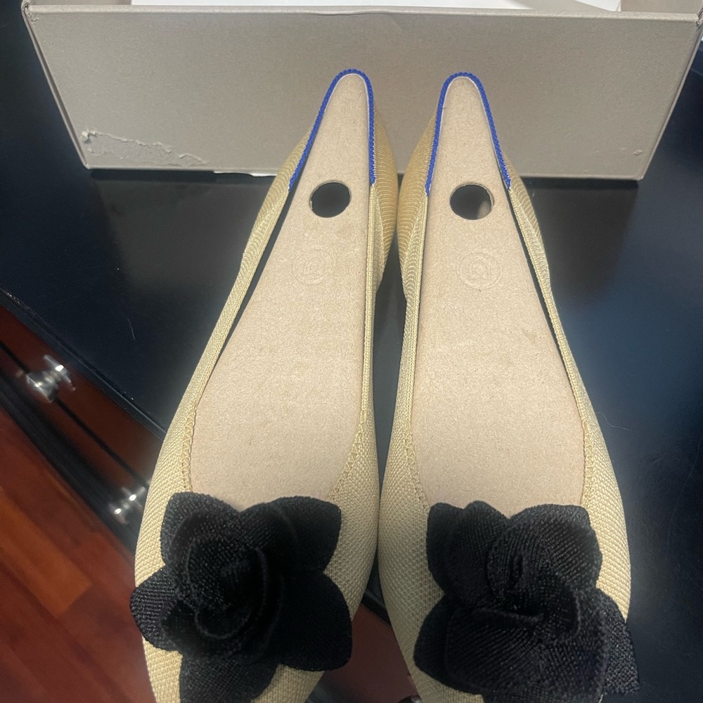 New, never worn Rothy’s size 10